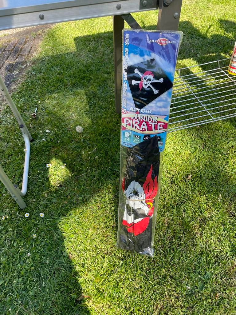 Junior pirate vlieger 1 x gebruikt, Sport en Fitness, Vliegeren, Ophalen of Verzenden, Zo goed als nieuw, Eenlijns, Vlieger