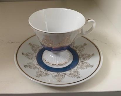 Kop en schotel van porselein, Ophalen of Verzenden