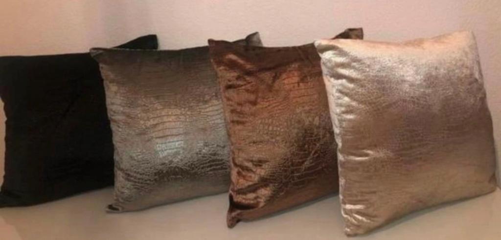 Eric Kuster stijl croco kussens, Ophalen of Verzenden, Nieuw, Beige, Vierkant