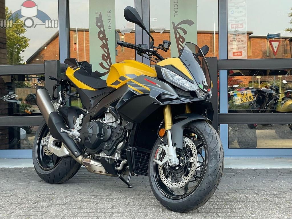 Aprilia Tuono V4 1100 Scorpion Yellow (2026) - foto 2