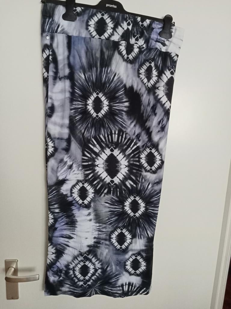 Tramontana rok. Maat L. Als nieuw. Met split., Kleding | Dames, Rokken, Blauw, Tramontana, Maat 42/44 (L), Ophalen of Verzenden