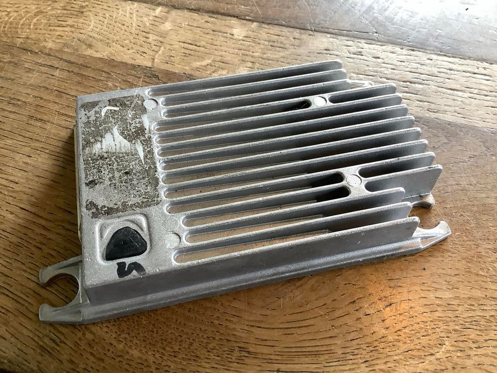 Peugeot Elystar UCE Box, 2T 325.058.QA.   (B.P.O), Fietsen en Brommers, Brommeronderdelen | Oldtimers, Verzenden, Overige typen