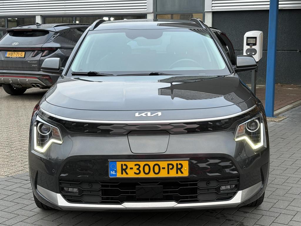 Kia e-Niro DynamicLine 64.8 kWh | Navigatie - Camera - Clima, Stof, Gebruikt, 750 kg, 1657 kg