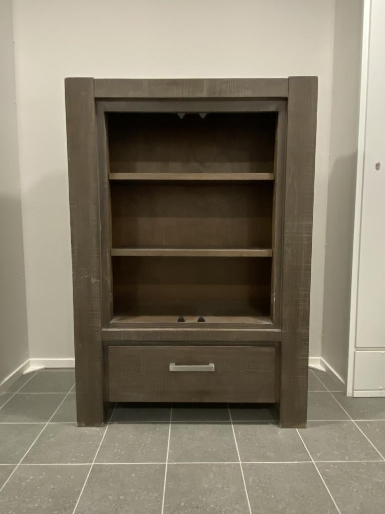 robuuste kast (H 160 x B 110 x D 45 cm), Ophalen, Gebruikt, 100 tot 150 cm, Modern