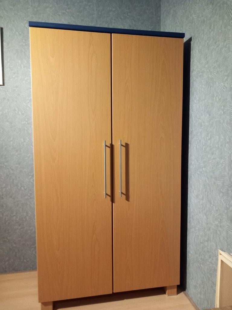 Kledingkast, Ophalen, Met deur(en), 100 tot 150 cm, Zo goed als nieuw
