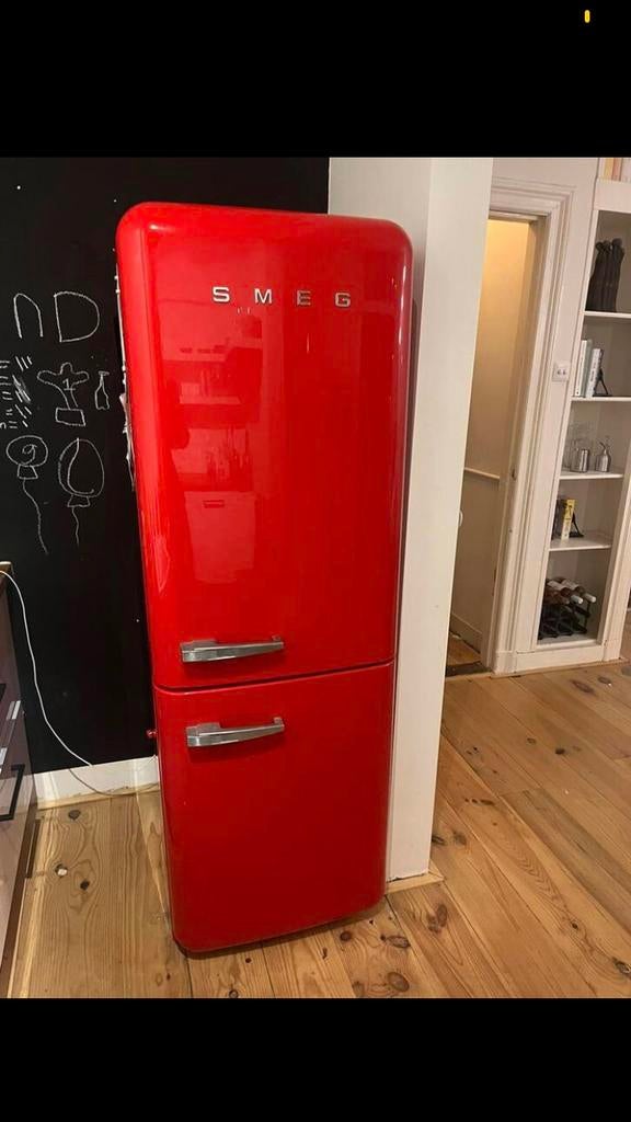 Rode smeg koelkast, 200 liter of meer, Zo goed als nieuw, Met vriesvak, 160 cm of meer