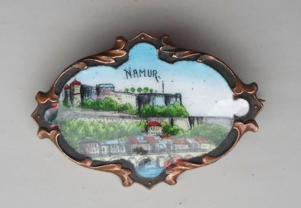 Oude Broche met porseleinen schildje Namur / Namen, Sieraden, Tassen en Uiterlijk, Broches, Ophalen of Verzenden, Zo goed als nieuw