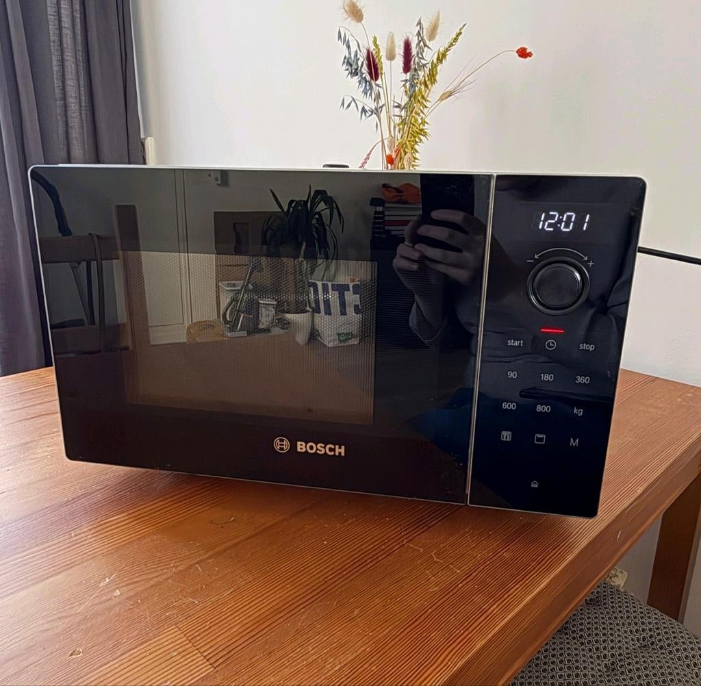 Bosch FEM513MB0 vrijstaande magnetron met grill, Ophalen, Combimagnetron, Gebruikt, Grill