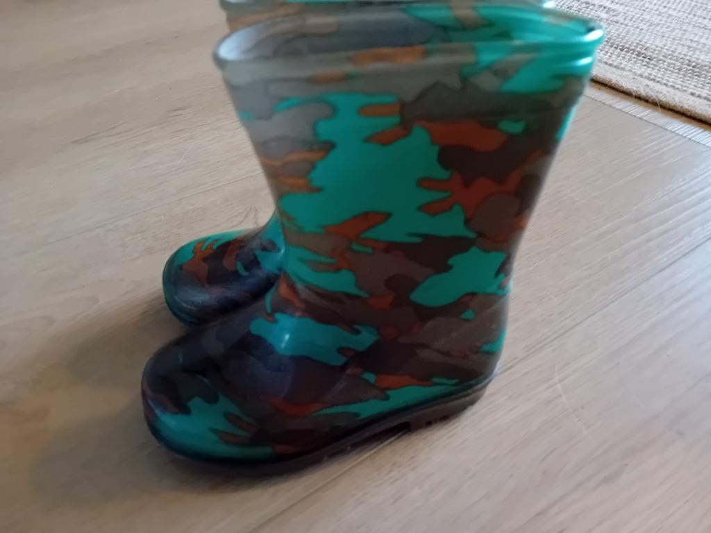 Stoere camouflage kinderlaarzen 22, Gebruikt, Jongen of Meisje, Ophalen of Verzenden, Laarzen