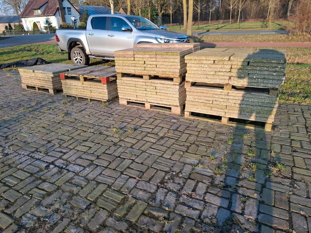 50m² betontegels 60x40, Ophalen