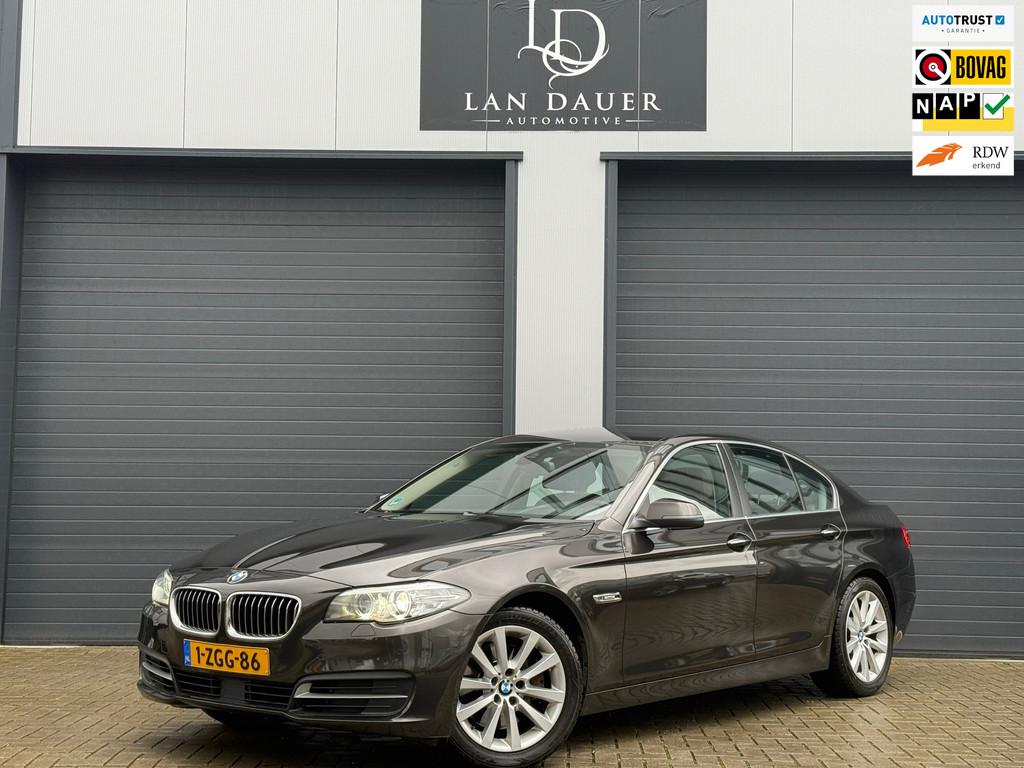 BMW 5-serie 528i High Executive|LUXURY / CAMERA / APK / ACC, Automaat, Achterwielaandrijving, Gebruikt, Euro 6