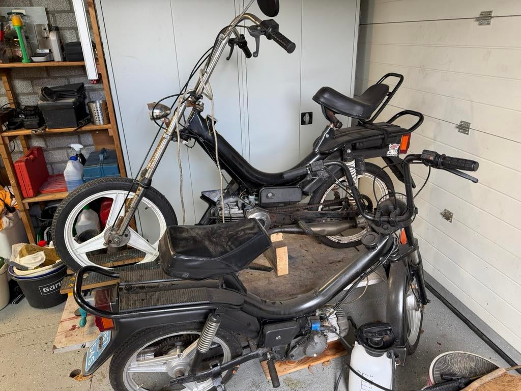 Puch Z-one  2x maal geel en blauw, Fietsen en Brommers, Brommers | Puch, Ophalen, Zo goed als nieuw, Maxi