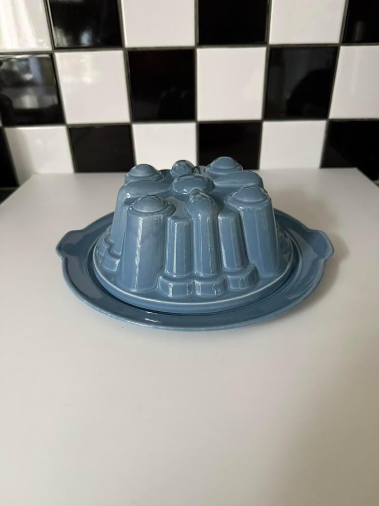 Pastel Sphinx P.Regout blauwe puddingvorm ZGAN grootste maat, Antiek en Kunst, Ophalen of Verzenden