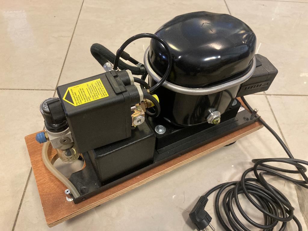 Stille compressor Silair Werther SIL-AIR 15A Silent, Ophalen, 6 tot 10 bar, Zo goed als nieuw, Minder dan 200 liter/min