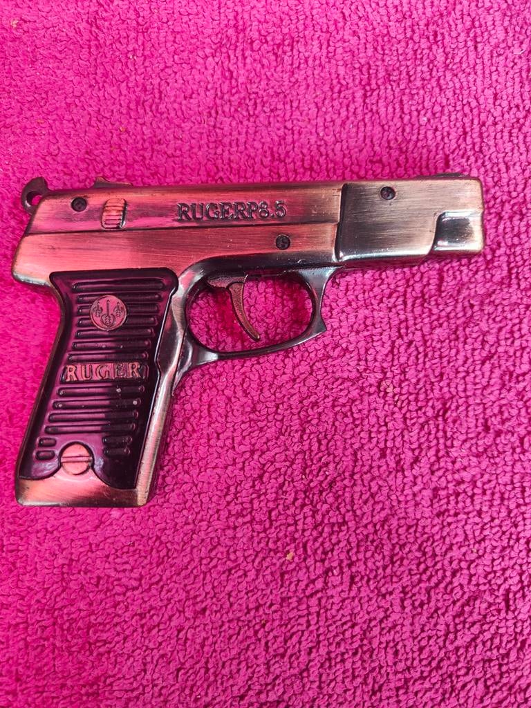 Unieke Ruger P85 pistool aansteker - Zeldzaam verzamelobject, Verzamelen, Ophalen of Verzenden, Gebruikt, Aansteker