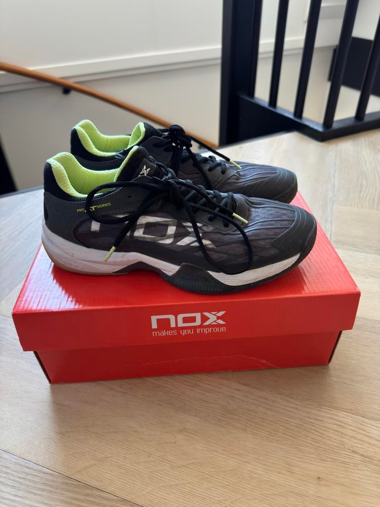 NOX AT10 Lux padel schoenen maat 42, Sport en Fitness, Padel, Zo goed als nieuw, Padelschoenen, Ophalen of Verzenden