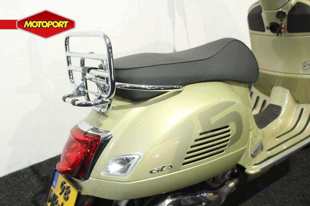 Vespa GTS 300 SUPERTECH 75TH - foto 2