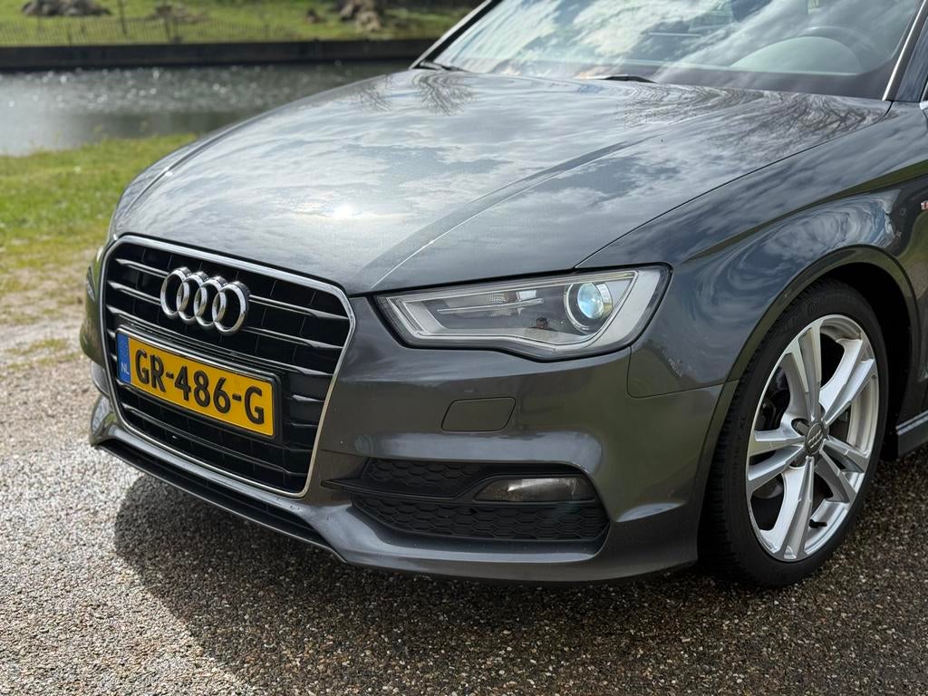 Audi A3 1.4TFSI 110KW COD Sedan S-tr 2015 Grijs, Auto's, 1225 kg, 4 cilinders, Origineel Nederlands, 22 km/l