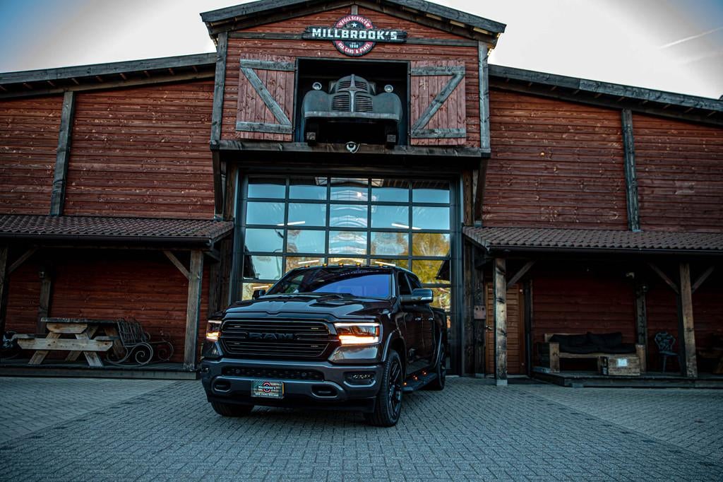 Dodge Ram 1500 5.7 V8 Laramie night | 1900 km rij bereik | |, Automaat, Gebruikt, 402 pk, Bedrijf