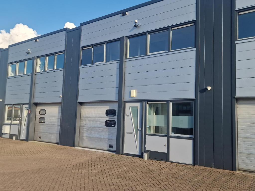 Te Koop:In nieuwstaat Bedrijfsruimte,werkplaats,luxe kantoor, Zakelijke goederen, Bedrijfs Onroerend goed, 180 m², Koop, Bedrijfsruimte