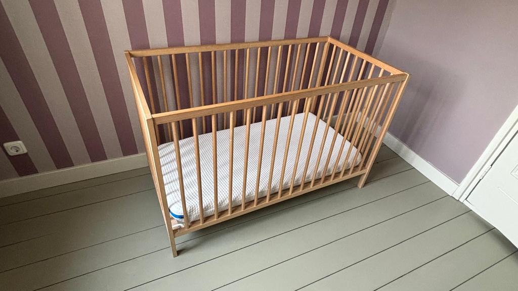 IKEA Sniglar ledikant baby bed bedje hout aerosleep matras, Ophalen, Gebruikt, Ledikant