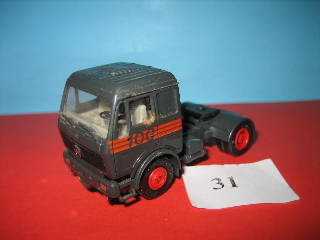 Tr-31  losse Truck  MERCEDES in zwart  Herpa, Hobby en Vrije tijd, Modelauto's | 1:87, Ophalen of Verzenden, Zo goed als nieuw