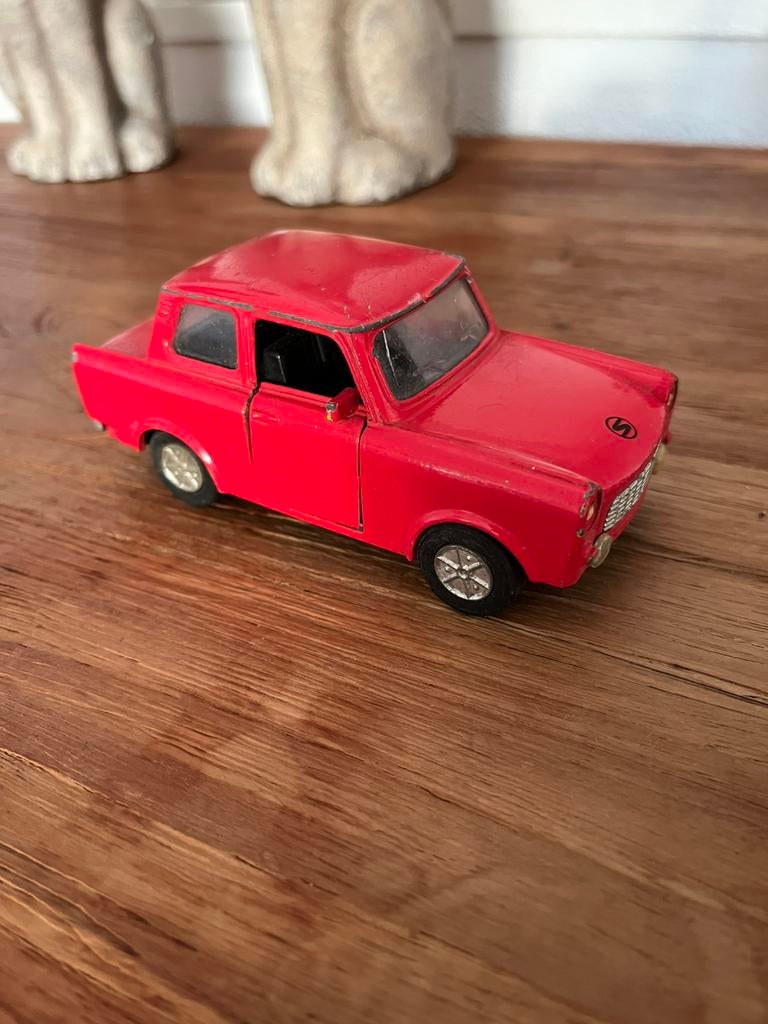 Trabant modelauto rood, Ophalen of Verzenden, Gebruikt, Auto