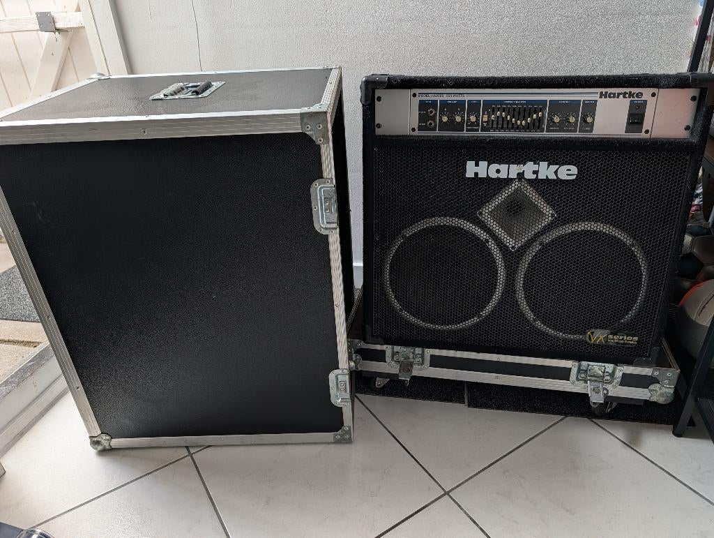 Bass Amp combo HartkeVX2510 with hardcase, Muziek en Instrumenten, Ophalen of Verzenden, Zo goed als nieuw, Basgitaar, 100 watt of meer