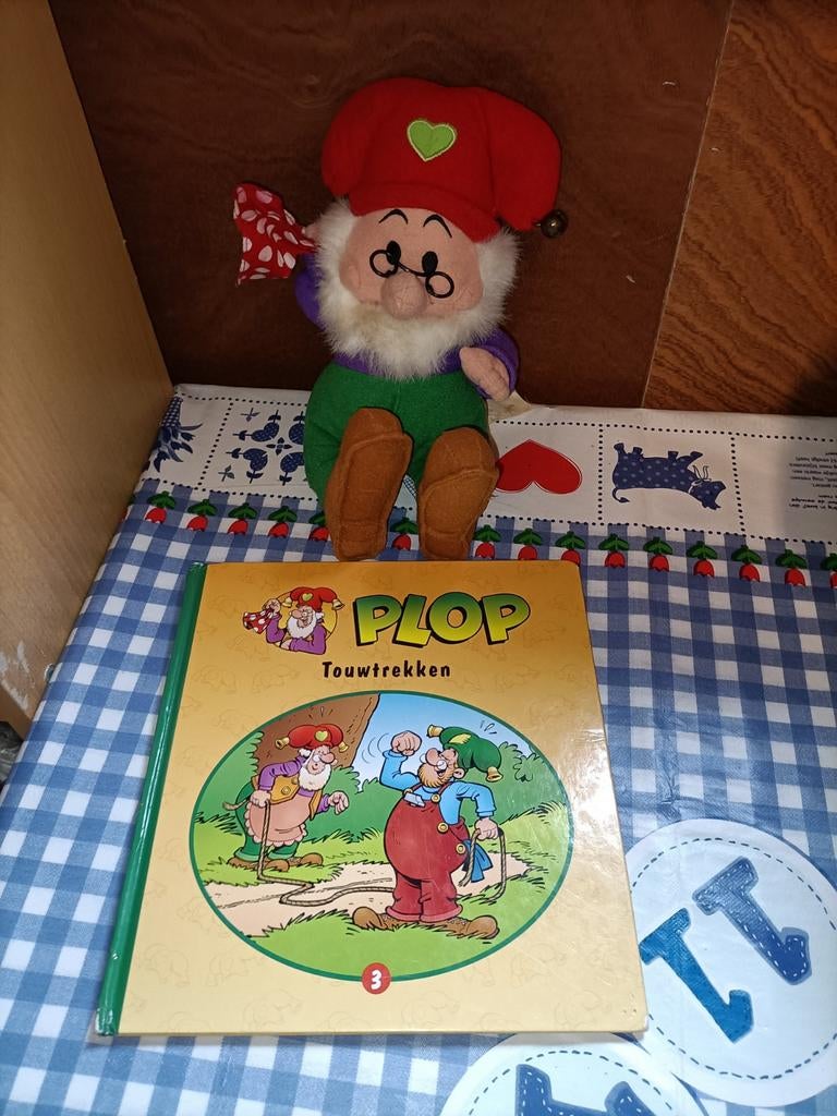 Kabouter Plop knuffel 25 cm + boek Touwtrekken*, Ophalen of Verzenden, Zo goed als nieuw, Overige typen