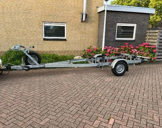 Te Huur: Boottrailer Kalf 1350-62, Ophalen, Sloepentrailer, Minder dan 6 meter, Zo goed als nieuw