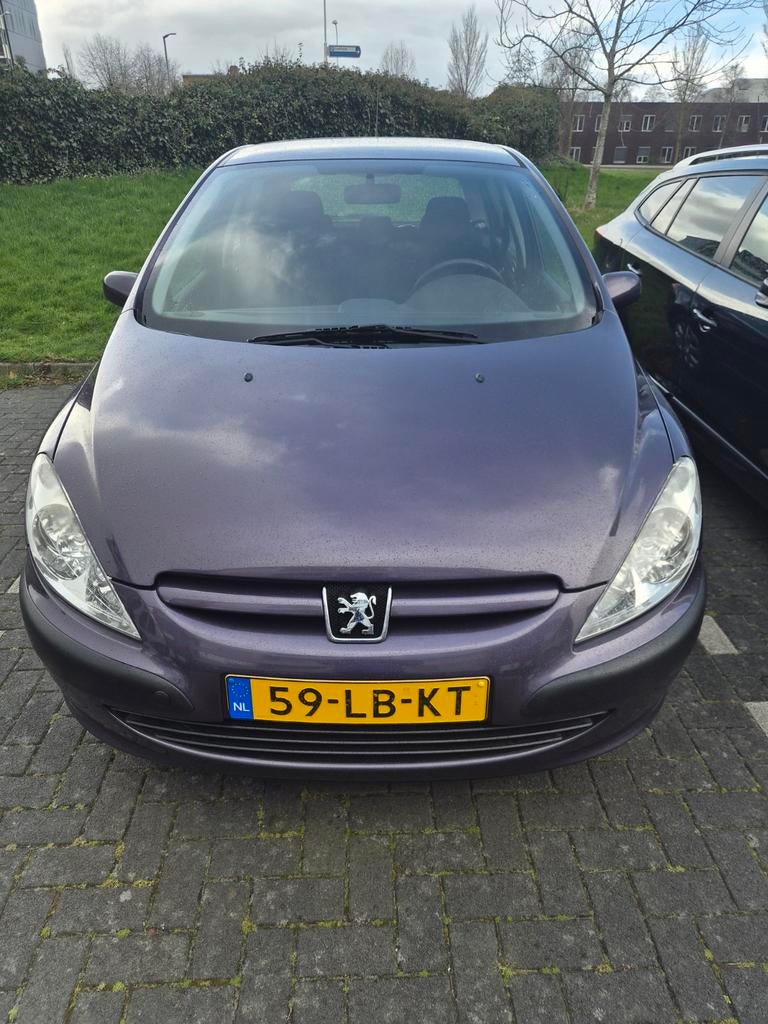 Peugeot 307 1.6 16V 5DRS 2002, Auto's, Peugeot, Voorwielaandrijving, Stof, Zwart, 610 kg