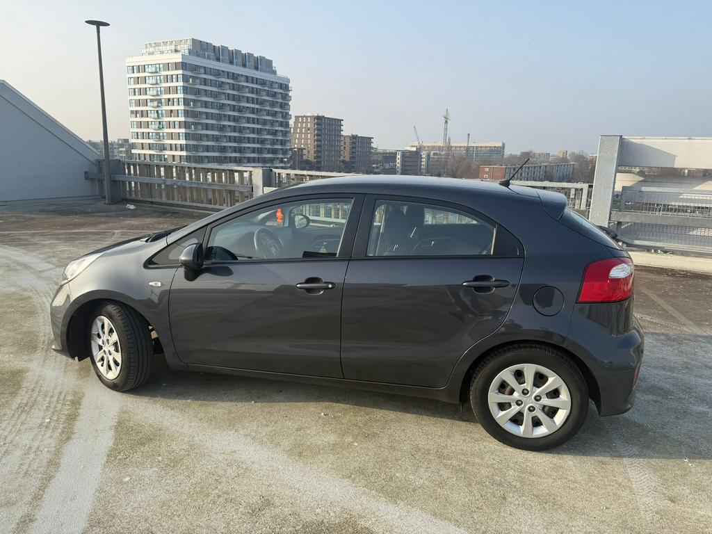 Kia Rio 1.2 I 5DRS 2016 Grijs, Auto's, Voorwielaandrijving, 40 €/maand, Euro 6, 4 cilinders