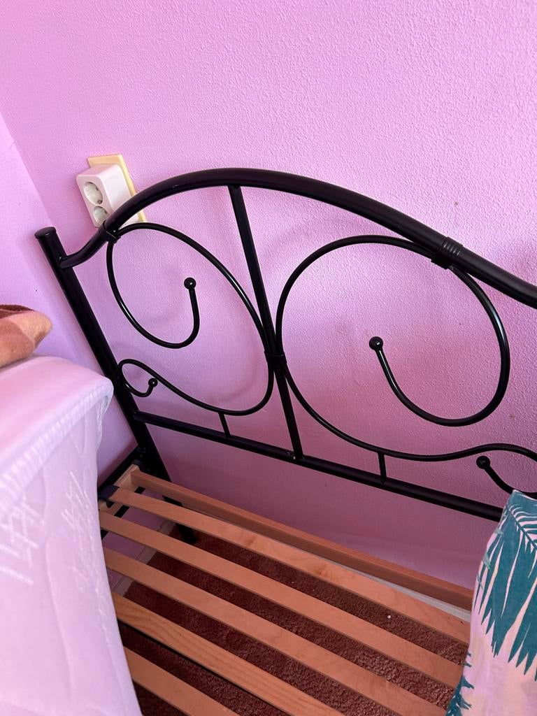 Eenpersoonsbed met spiraalbodem, zwart metaal, Gebruikt, 90 cm, Eenpersoons, Zwart