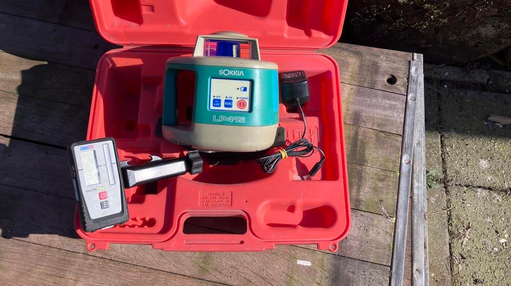 Sokkia LP415 Bouwlaser met ontvanger en oplader, Doe-het-zelf en Verbouw, Ophalen, Gebruikt, Overige meters
