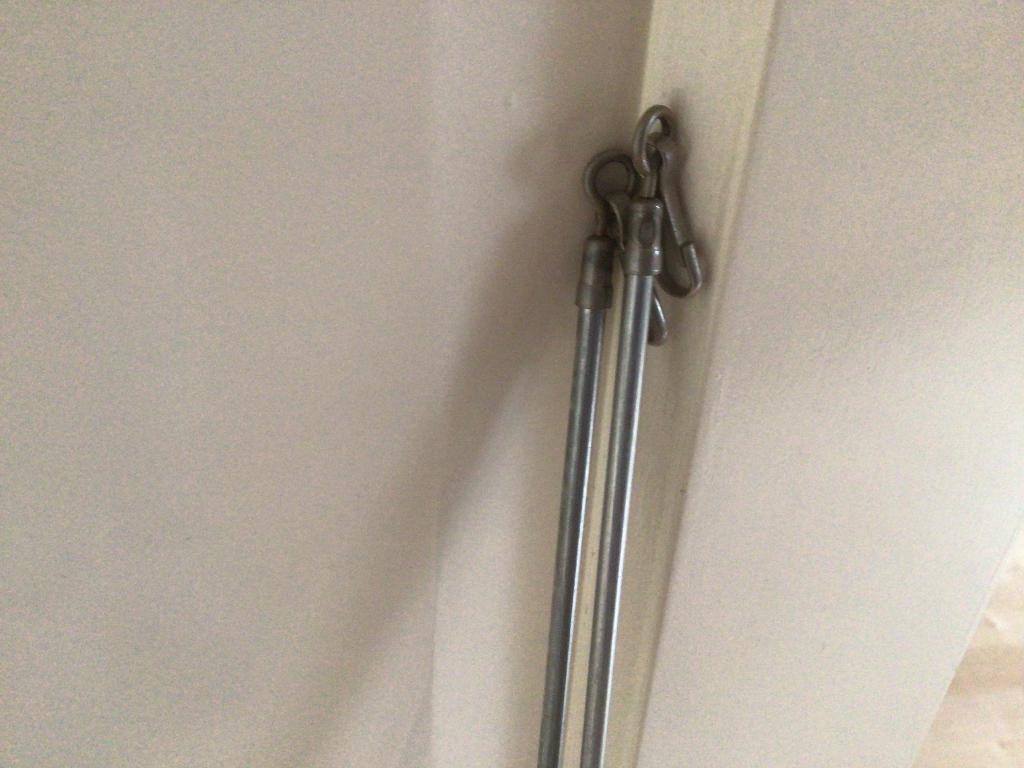 Twee trekstangen gordijnen, Huis en Inrichting, Ophalen of Verzenden, Zo goed als nieuw, 200 cm of meer, 150 tot 200 cm