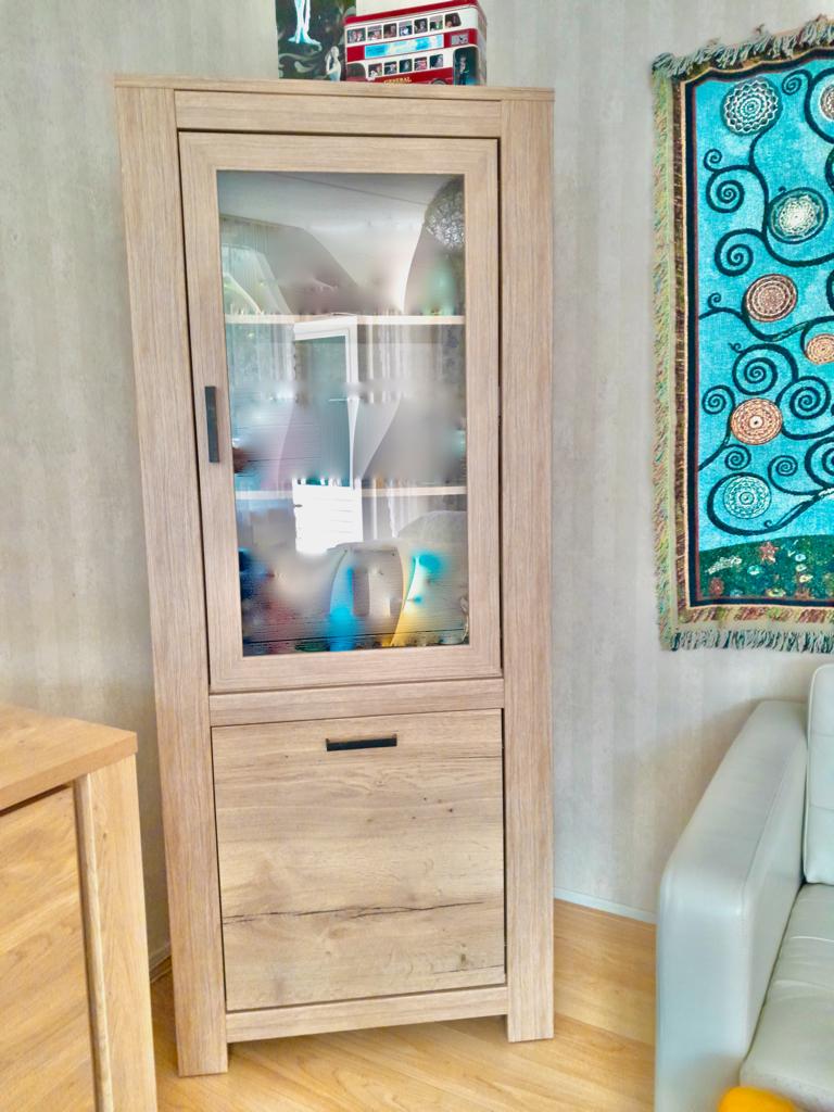 Vitrinekast Pronto Wonen (185 cm) oak wood decor, Ophalen, Zo goed als nieuw, 25 tot 50 cm, 150 tot 200 cm