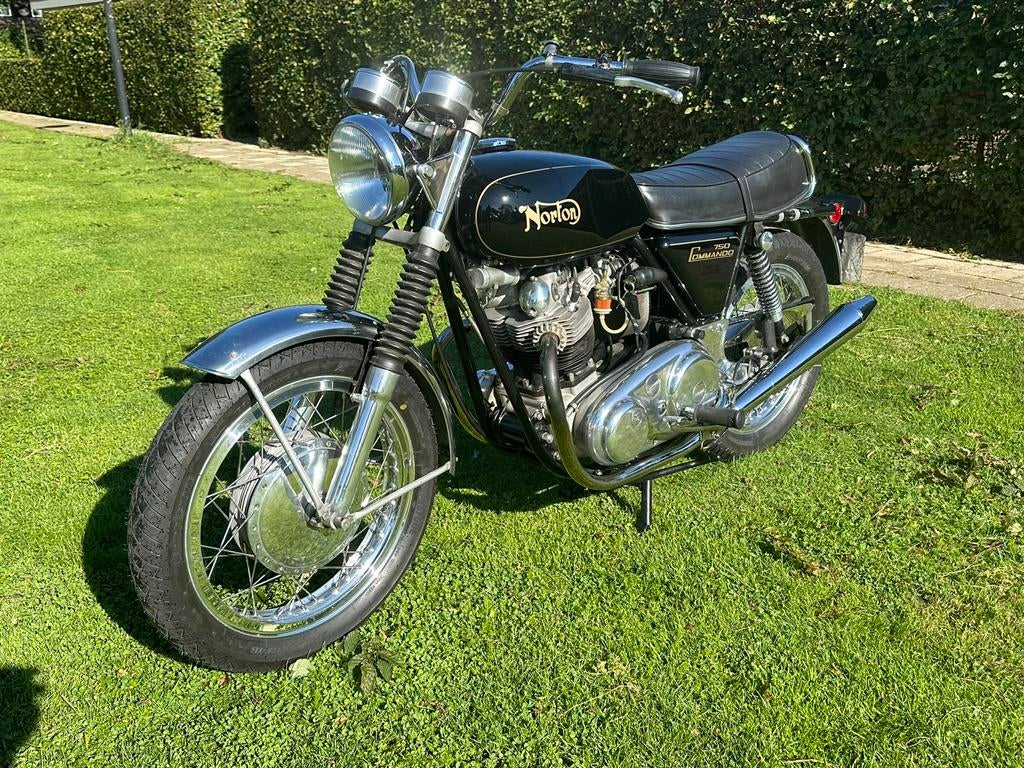 norton commando 750, 750 cc, 2 cilinders, Toermotor