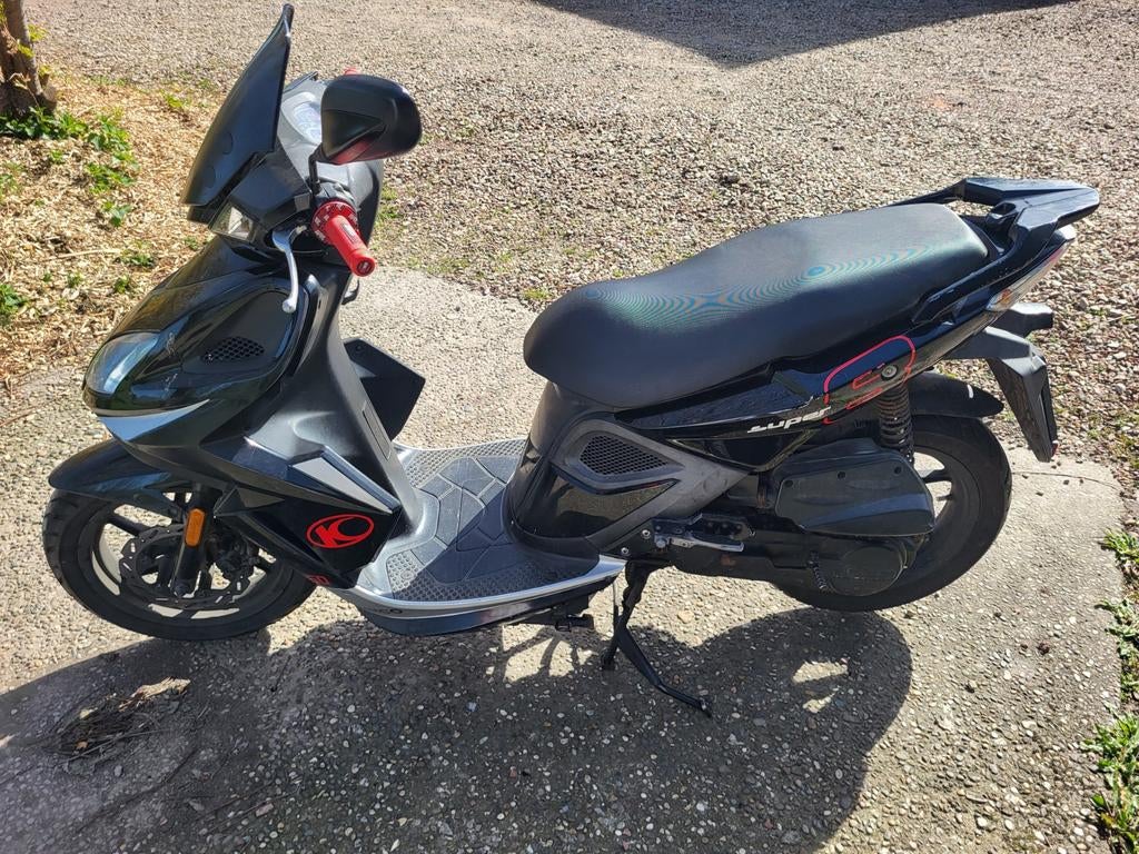 Kymco super 8, Fietsen en Brommers, Scooters | Kymco, Gebruikt, Super 8, Maximaal 45 km/u, Benzine, Ophalen