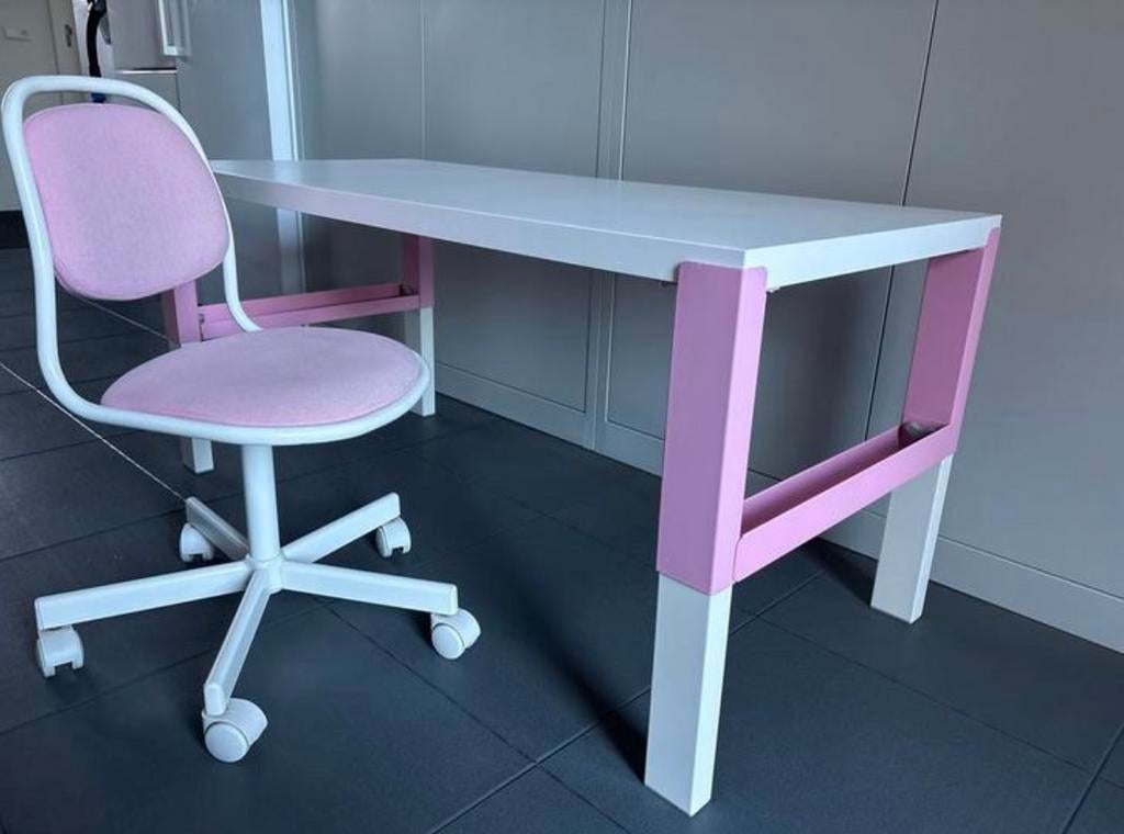 Ikea Pahl bureau met Orfjall stoel in wit met roze, Ophalen, Gebruikt, In hoogte verstelbaar, IKEA