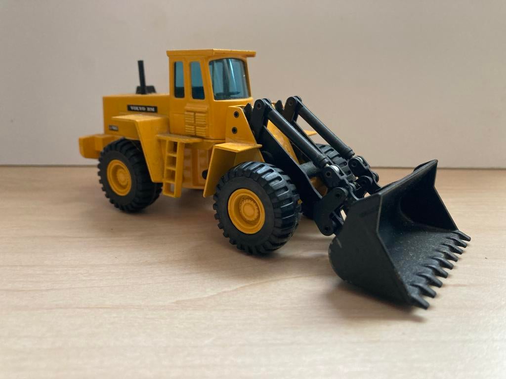 Volvo BM L160 wiellader model, Ophalen of Verzenden, Gebruikt, Overige typen, Overige merken