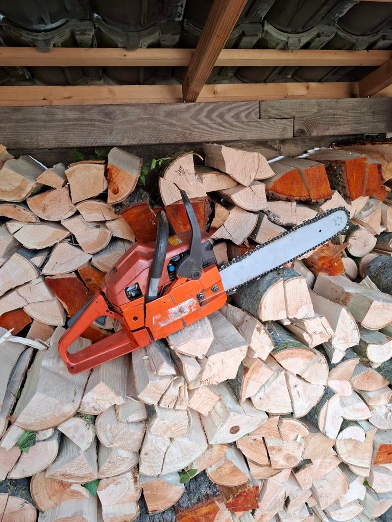 Husqvarna 257 kettingzaag / motorzaag werkt goed!, Tuin en Terras, Hand-tuingereedschap, Ophalen, Gebruikt