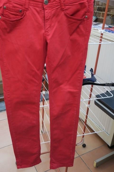 Broek nieuw rood Cimarron mt 32 (mt 38-40), Kleding | Dames, Maat 38/40 (M), Nieuw, Ophalen of Verzenden, Cimarron