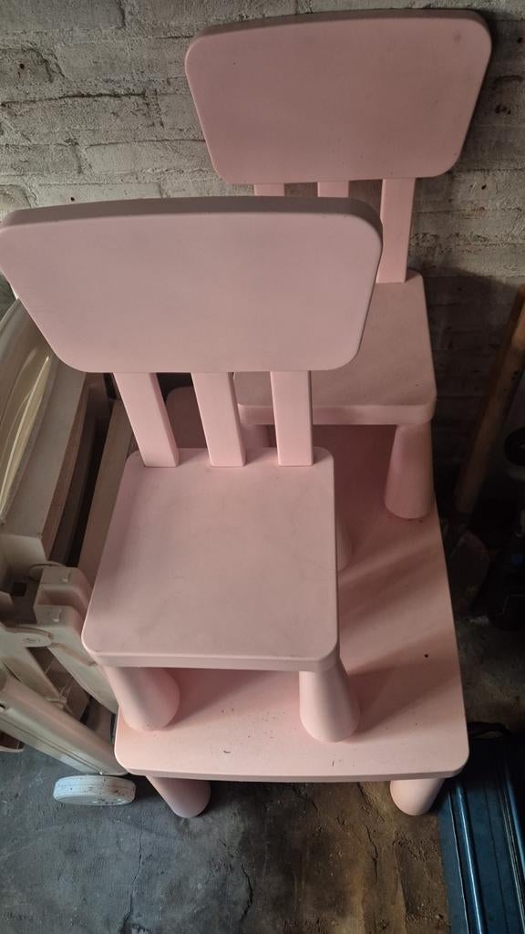 Ikea Kinderstoel met Krukje - Roze en tafel, Ophalen of Verzenden, Gebruikt, Overige typen