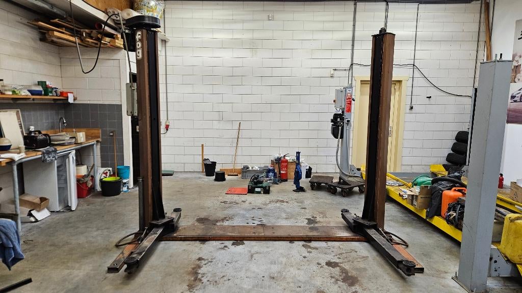 Gebruikte 2 koloms hefbrug autobrug Fog 449 2500Kg 1991, Ophalen