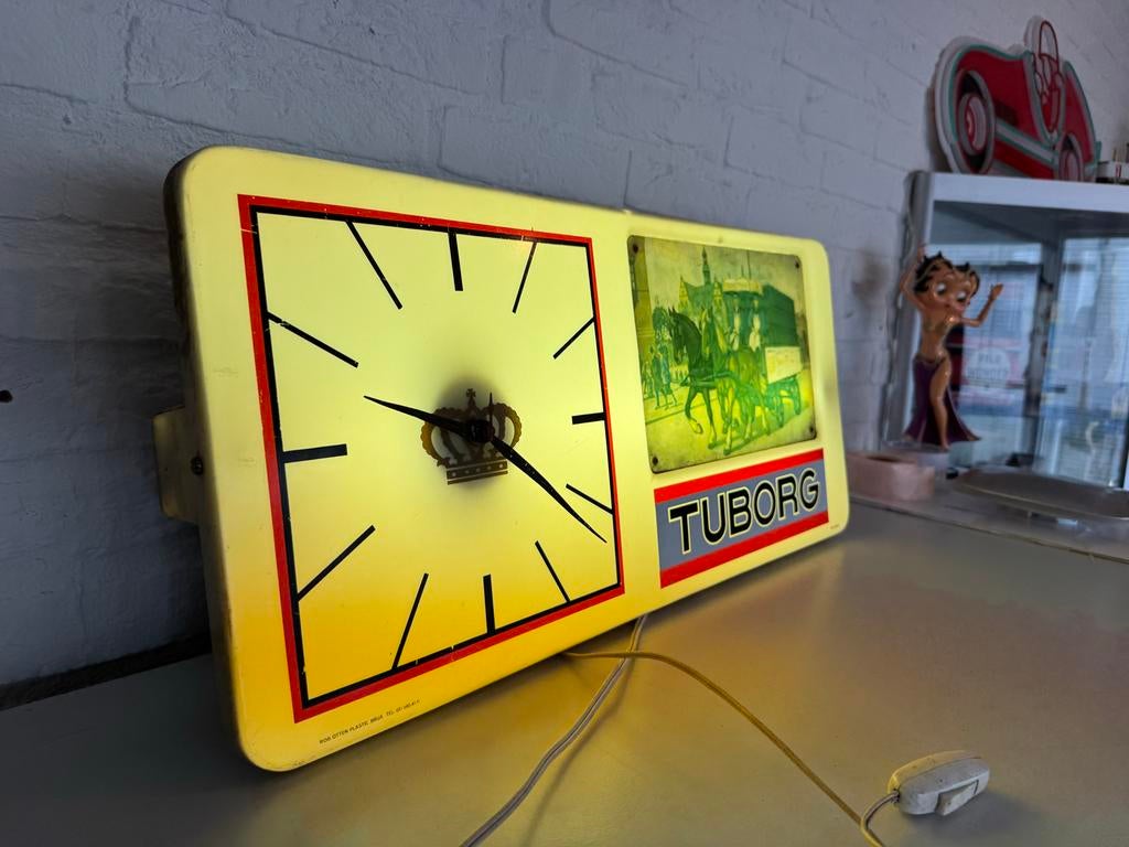 Vintage Tuborg Wandklok met Verlichting 1975, Ophalen, Gebruikt, Reclamebord, Plaat of Schild, Overige merken