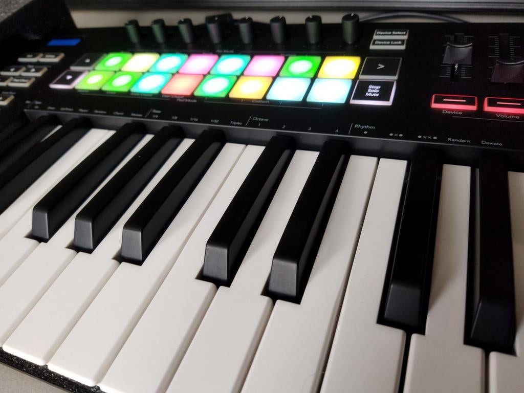 Novation Launchkey 49 mk3  & Ableton 12 Lite Licentie, Ophalen of Verzenden, Zo goed als nieuw, Midi-aansluiting, 49 toetsen