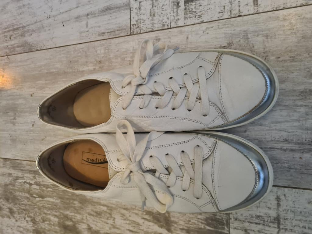 Mooie Medicus sneakers maat 7,5 en 39, Medicus, Wit, Ophalen of Verzenden, Sneakers of Gympen