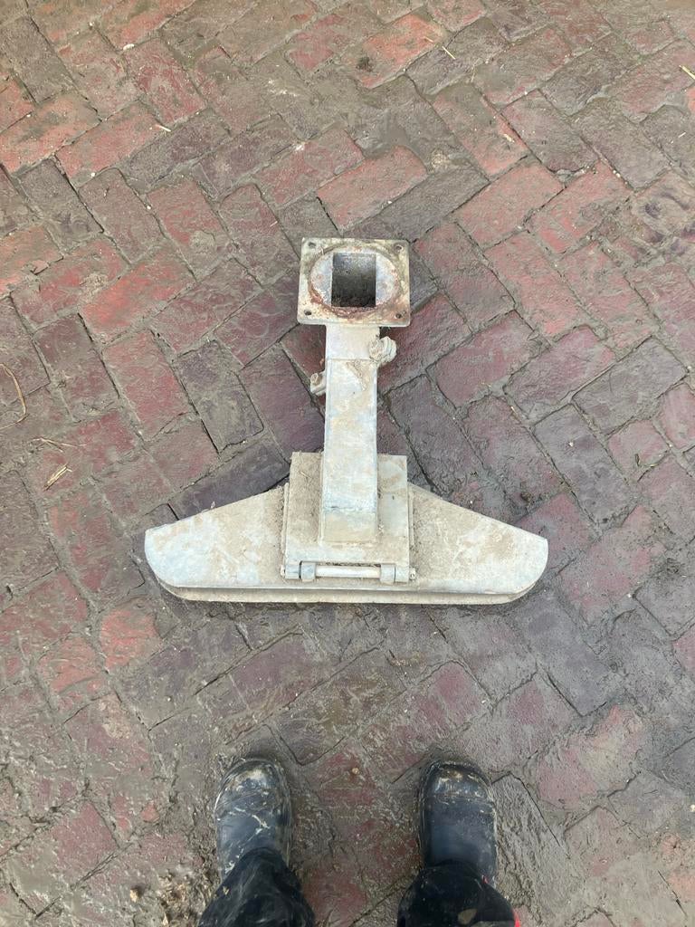 Ketsplaat voor mesttank, Ophalen