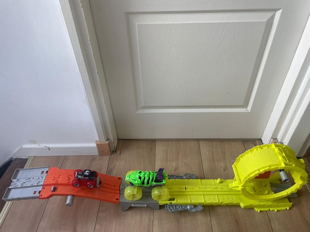 Hot Wheels power chase monster truck track set, Ophalen of Verzenden, Hot Wheels, Racebaan, Gebruikt