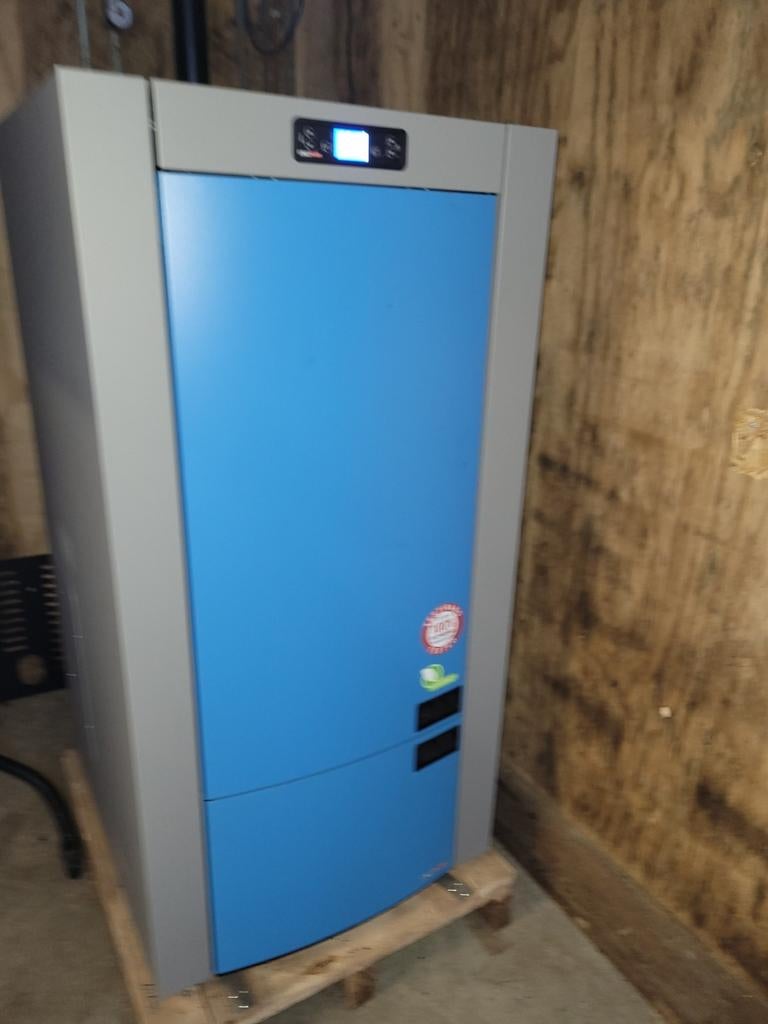 Gebruikte pellet cv kachel 3 maand oud, Ophalen, Zo goed als nieuw, Hout, Houtkachel